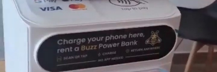 Station de recharge Buzz Power Banks : « Charge your phone here, rent a Buzz Power Bank »